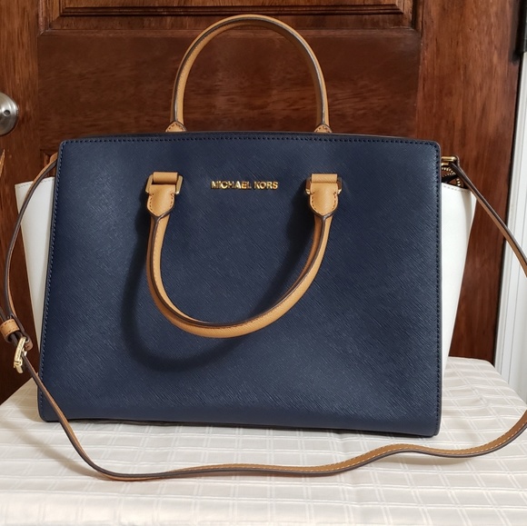 NWOT Michael Kors Selma Handbag - Picture 1 of 8